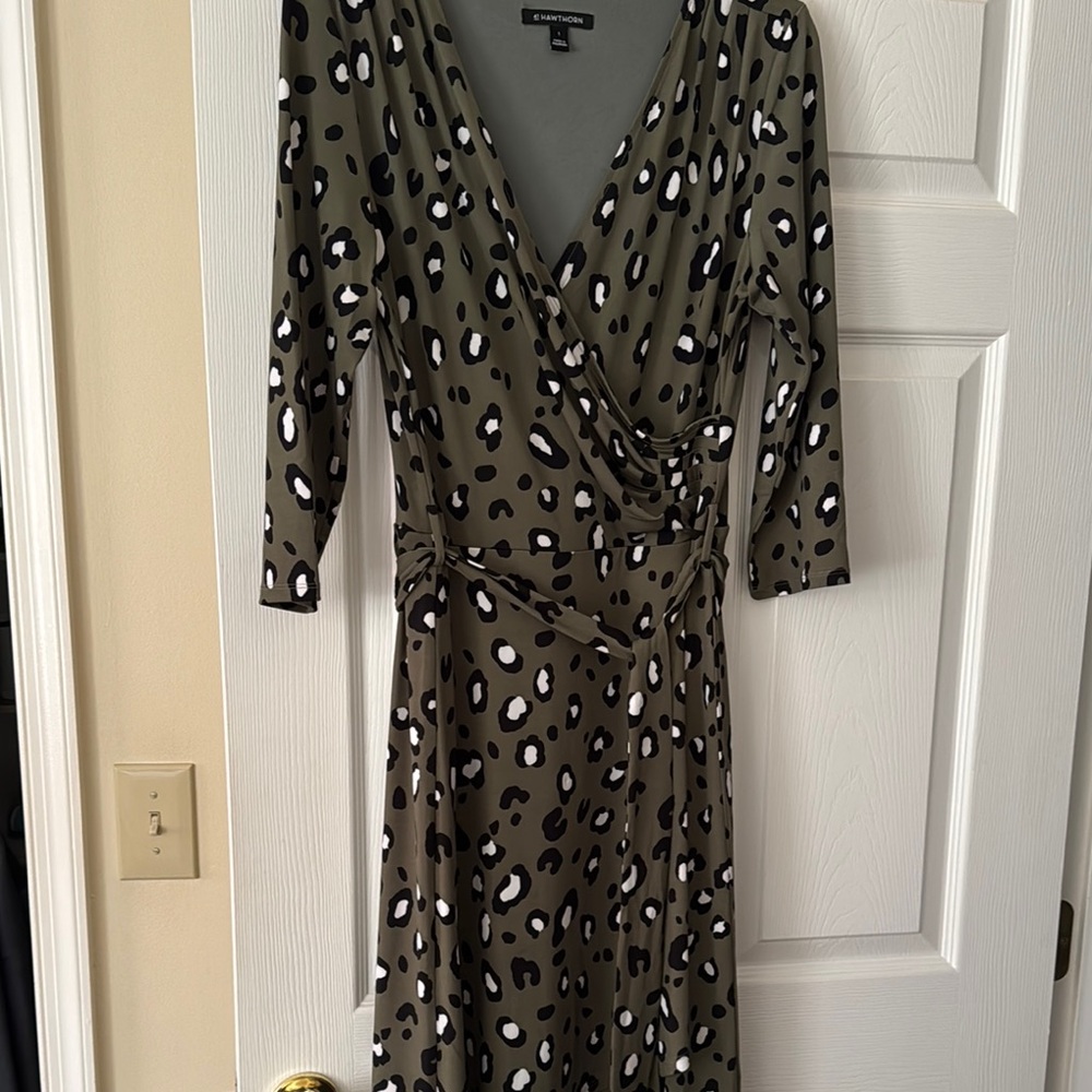 Stitch Fix size L. 41 Hawthorn Green Tan Wrap Tie Front Sheath Dress